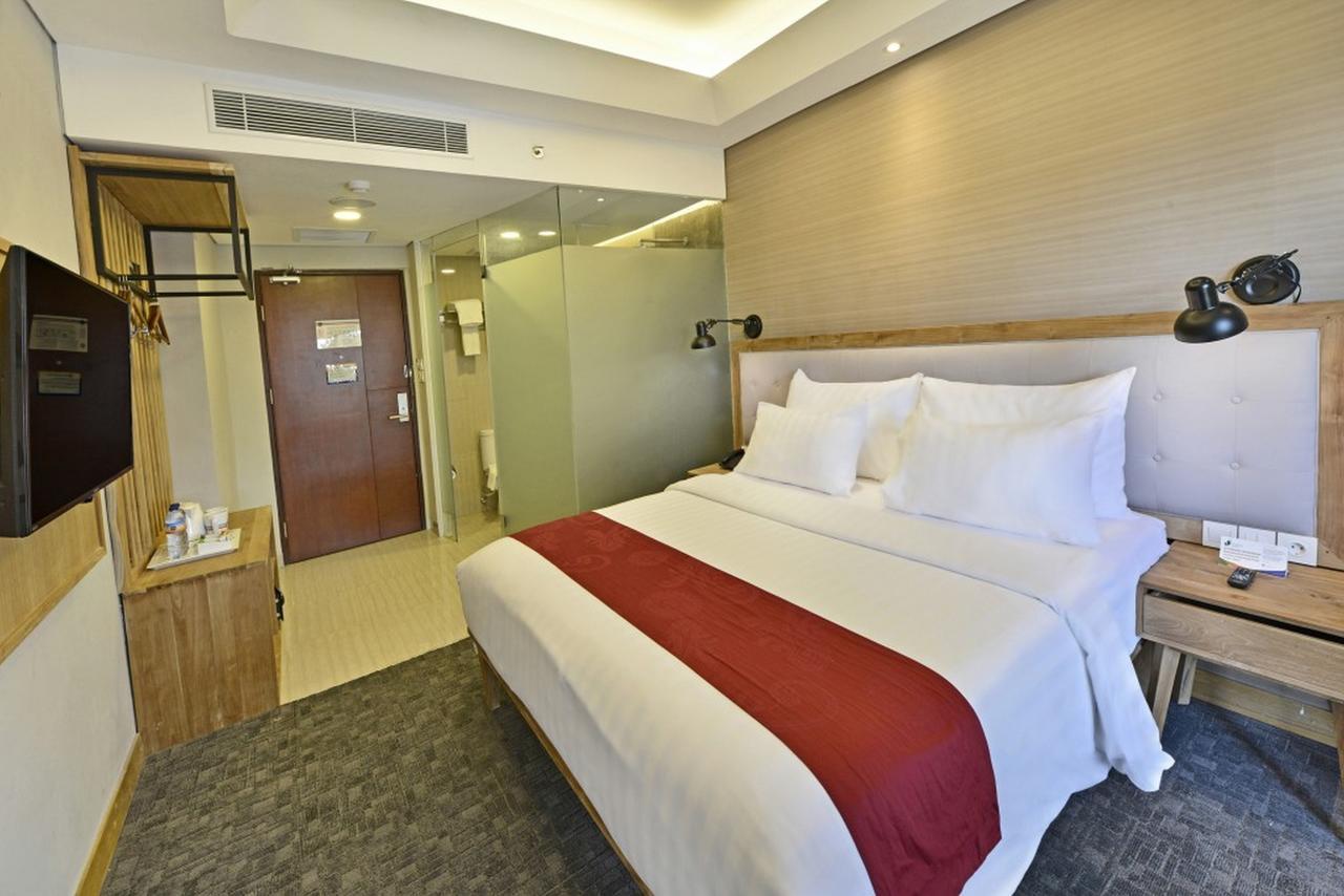 Famvida Hotel Lubuklinggau Esterno foto