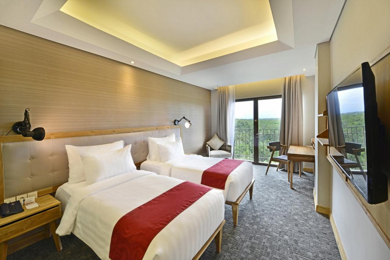 Famvida Hotel Lubuklinggau Esterno foto